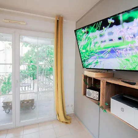 Centre Carcassonne,sans Vis A Vis,terrasse,piscine Apartment *